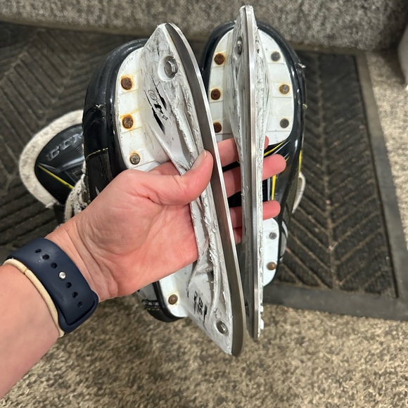 CCM youth skates! Bought new- wore for a year and half. Still lots of life left! - Picture 3 of 3